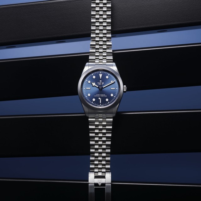 T23_PRO _NP23_ARCHITECT_CHAMPAGNE_0999_V4_0013_T23_PRO_NP23_ARCHITECT_BLEU_0043_V2